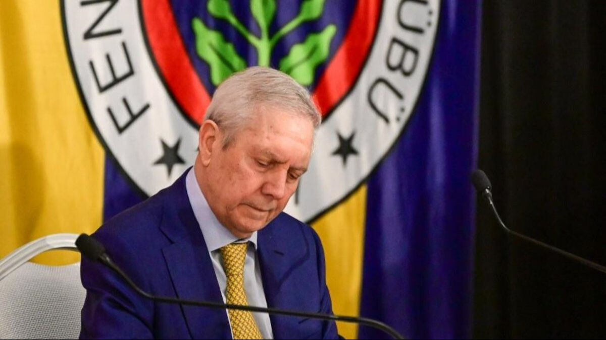 Aziz Yıldırım, Ali Koç'u istifaya çağıran taraftara seslendi! Dikkat çeken şampiyonluk sözleri Aziz Yıldırım, Ali Koç'u istifaya çağıran taraftara seslendi! Dikkat çeken şampiyonluk sözleri - 2. Resim