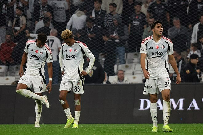 Beşiktaş, Adana Demirspor deplasmanında Beşiktaş, Adana Demirspor deplasmanında - 1. Resim