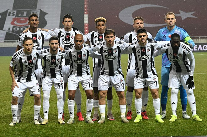 Beşiktaş devre arasında 4 yıldızla yollarını ayıracak! Rekor kırarak gelmişti... Beşiktaş devre arasında 4 yıldızla yollarını ayıracak! Rekor kırarak gelmişti... - 1. Resim