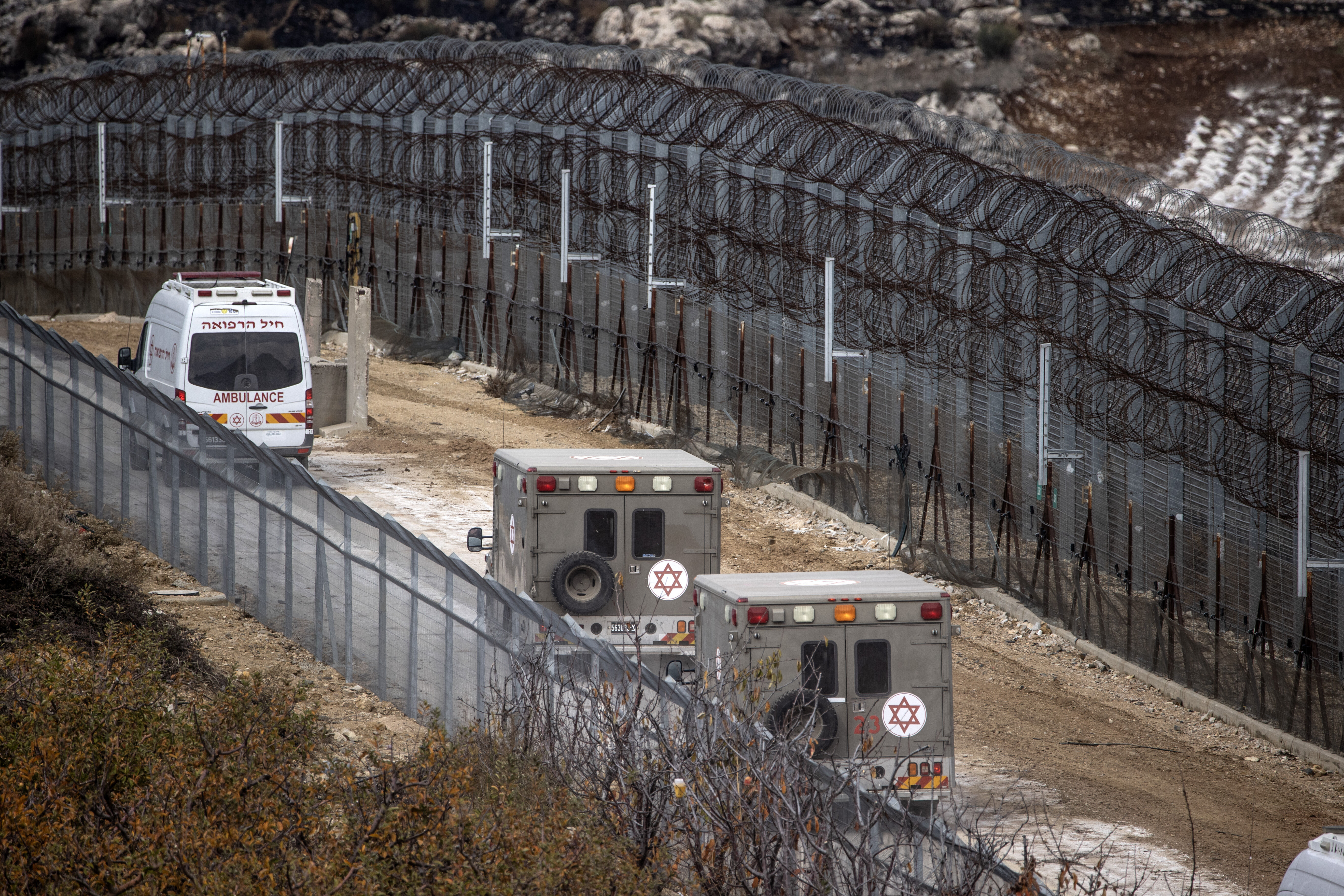 İsrail, Suriye'nin 3 kentine hava saldırı başlattı - 2. Resim