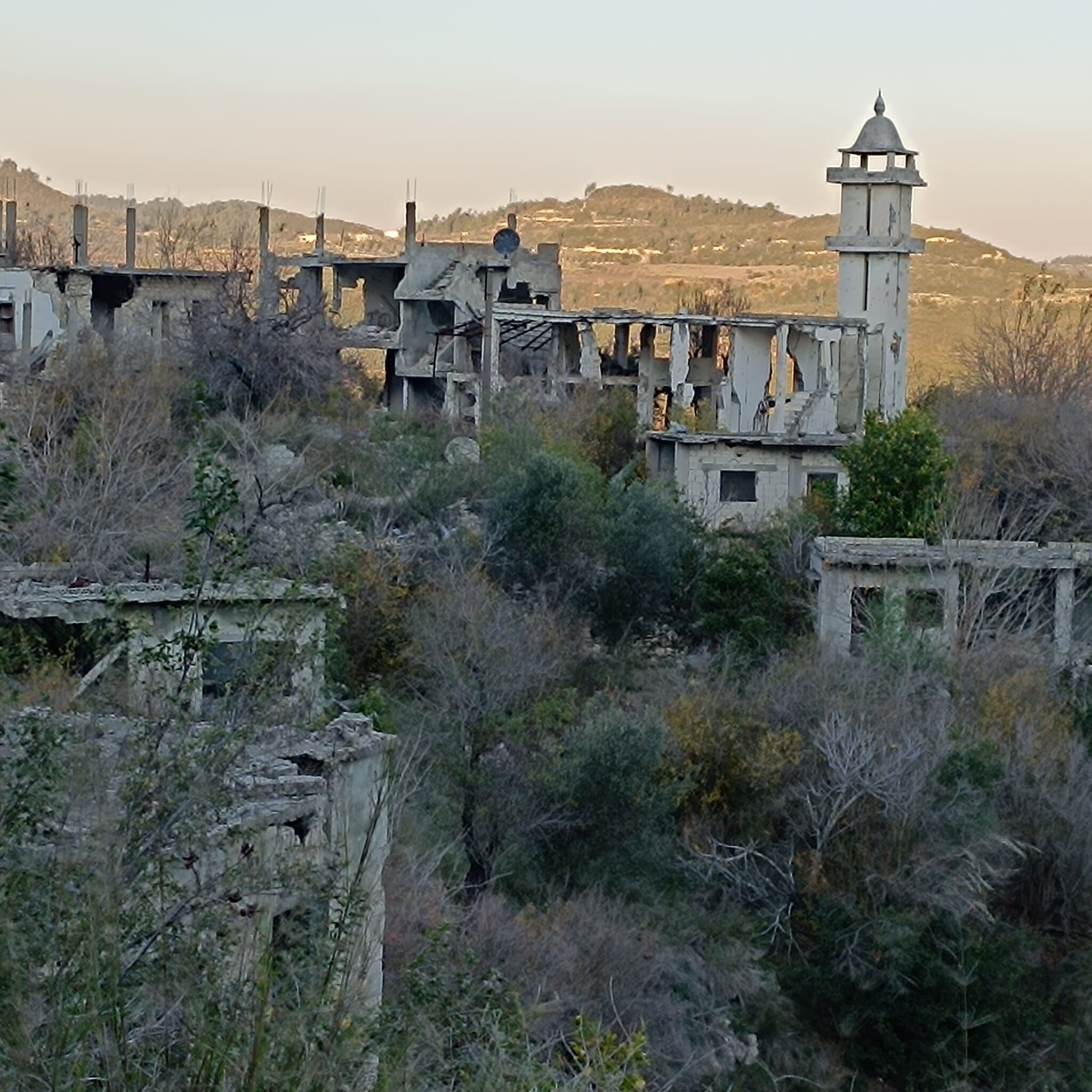 Kiliseleri vurup camileri yaktılar! Esad rejiminin acımasız yüzünü Lazkiye'de gördük Kiliseleri vurup camileri yaktılar! Esad rejiminin acımasız yüzünü Lazkiye'de gördük - 2. Resim
