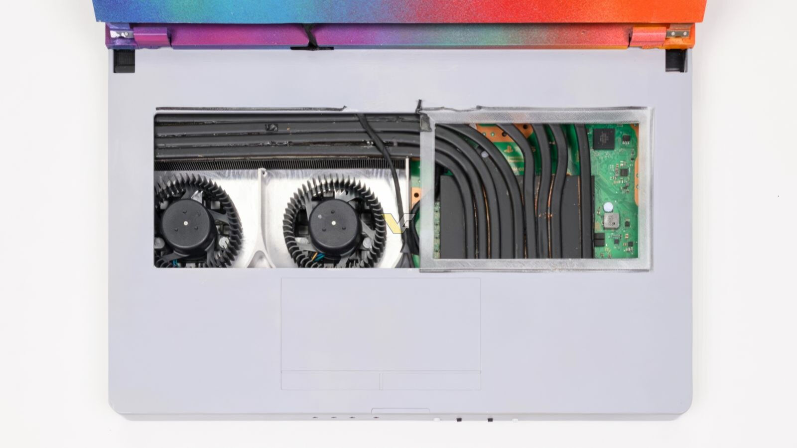 PlayStation 5, 100 bin TL'ye dizüstü bilgisayara dönüştürüldü! 17,3 inçlik 4K ekrana sahip - 2. Resim