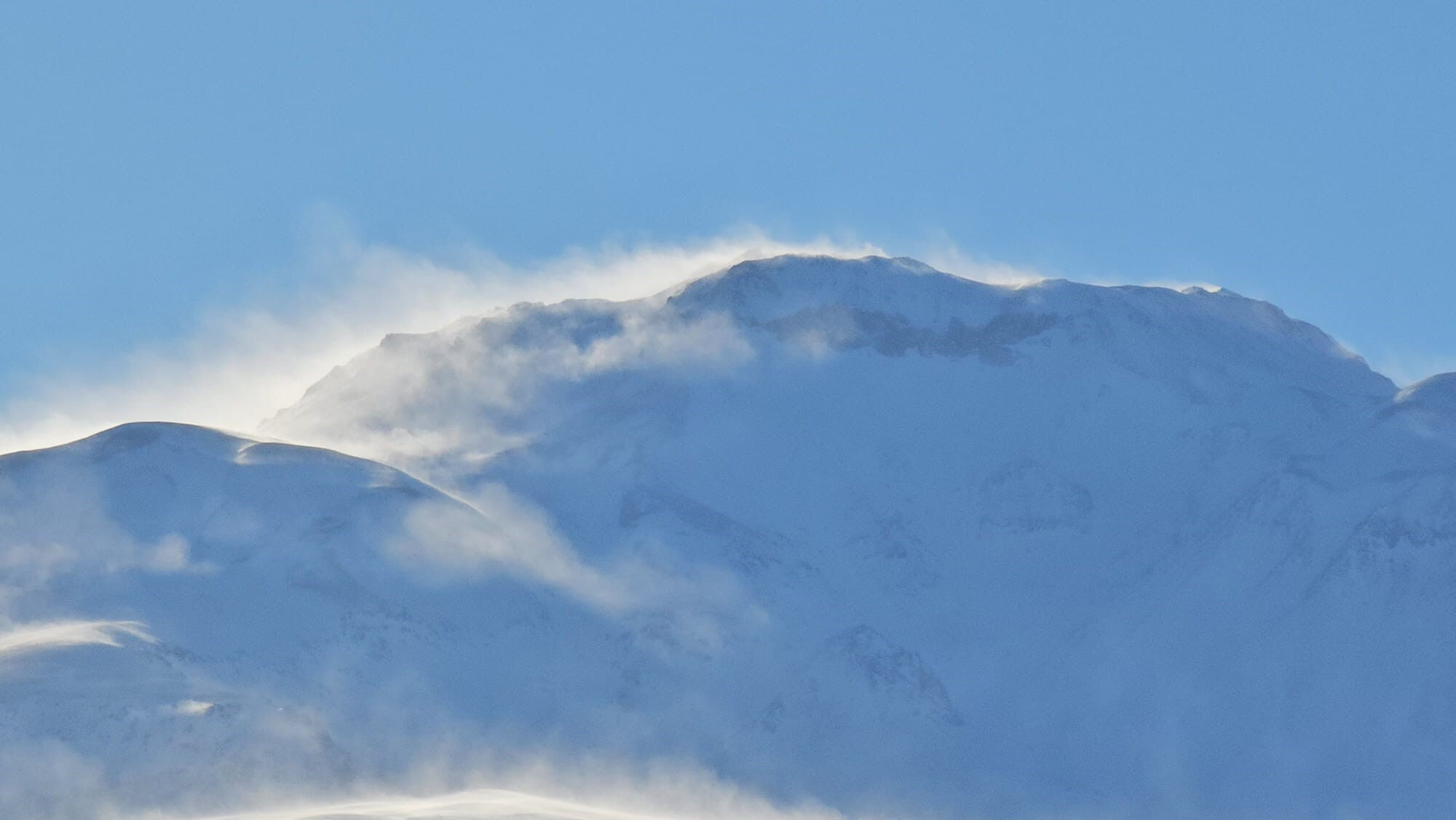 Süphan Dağı'ndan muhteşem görüntüler! Kar fırtınasının güzelliği kameralara yansıdı Süphan Dağı'ndan muhteşem görüntüler! Kar fırtınasının güzelliği kameralara yansıdı - 1. Resim