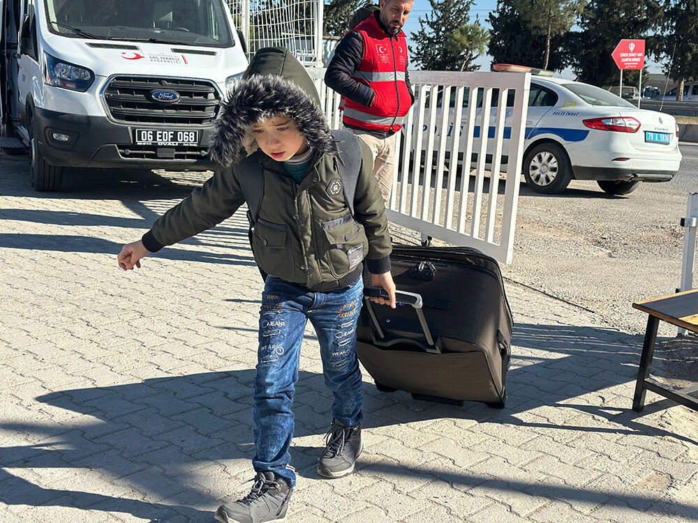 Suriyeliler evlerine kavuşuyor! 'Dönüyoruz, biz de sizi misafir etmek isteriz' - 2. Resim