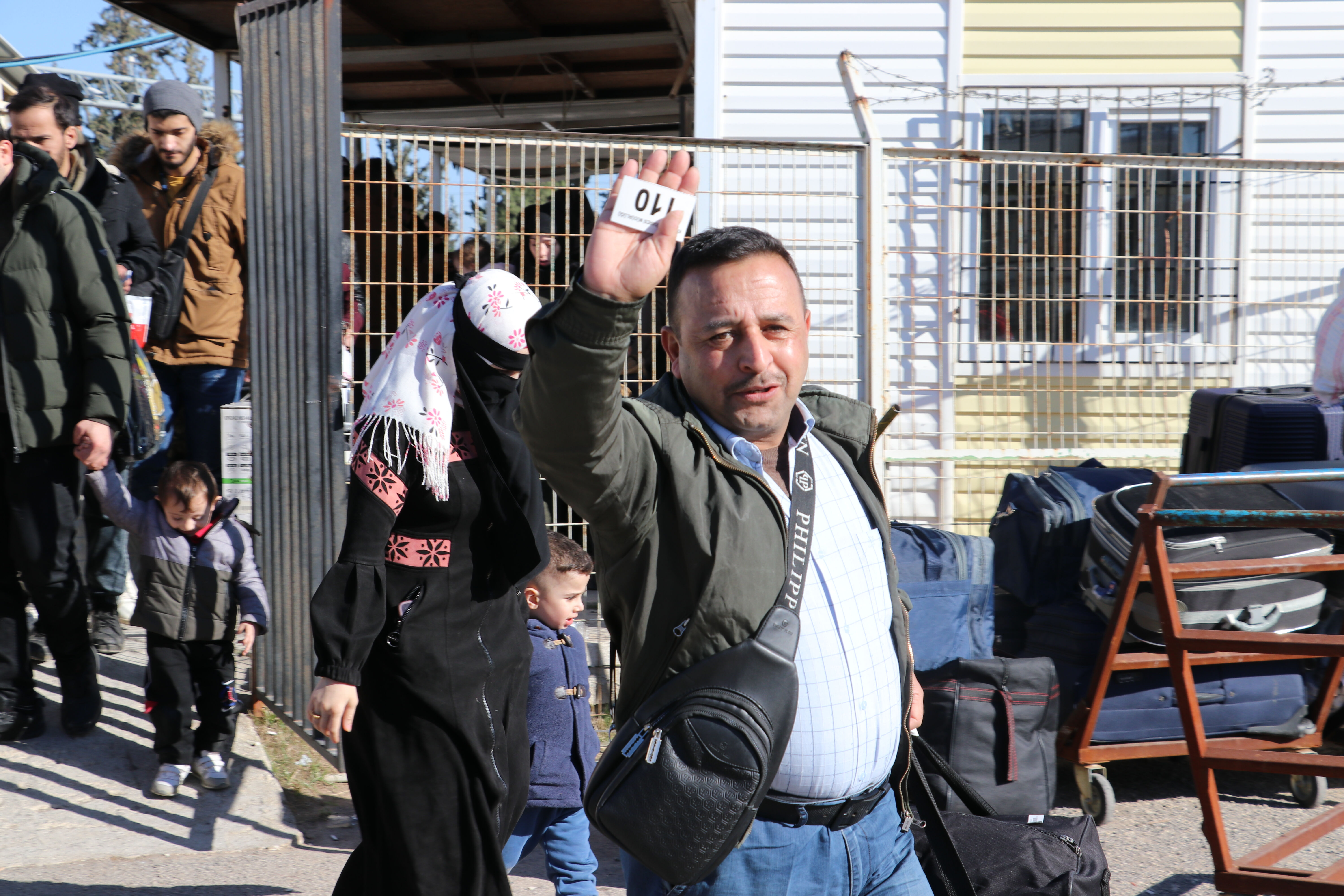 Suriyeliler evlerine kavuşuyor! 'Dönüyoruz, biz de sizi misafir etmek isteriz' - 1. Resim