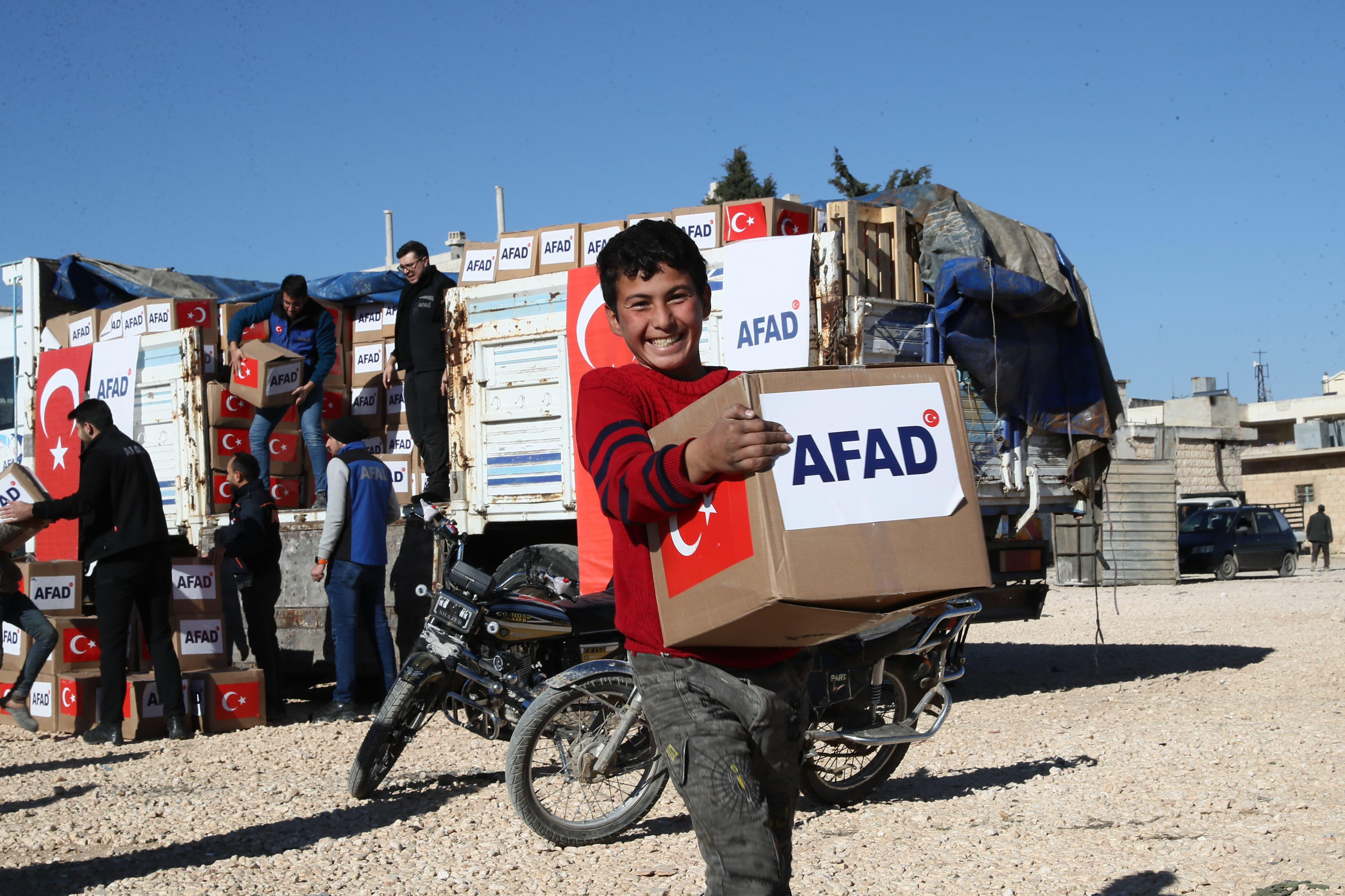 Terörden temizlendi Türkiye desteğe koştu! Suriye'nin Tel Rıfat bölgesine yardım eli - 2. Resim