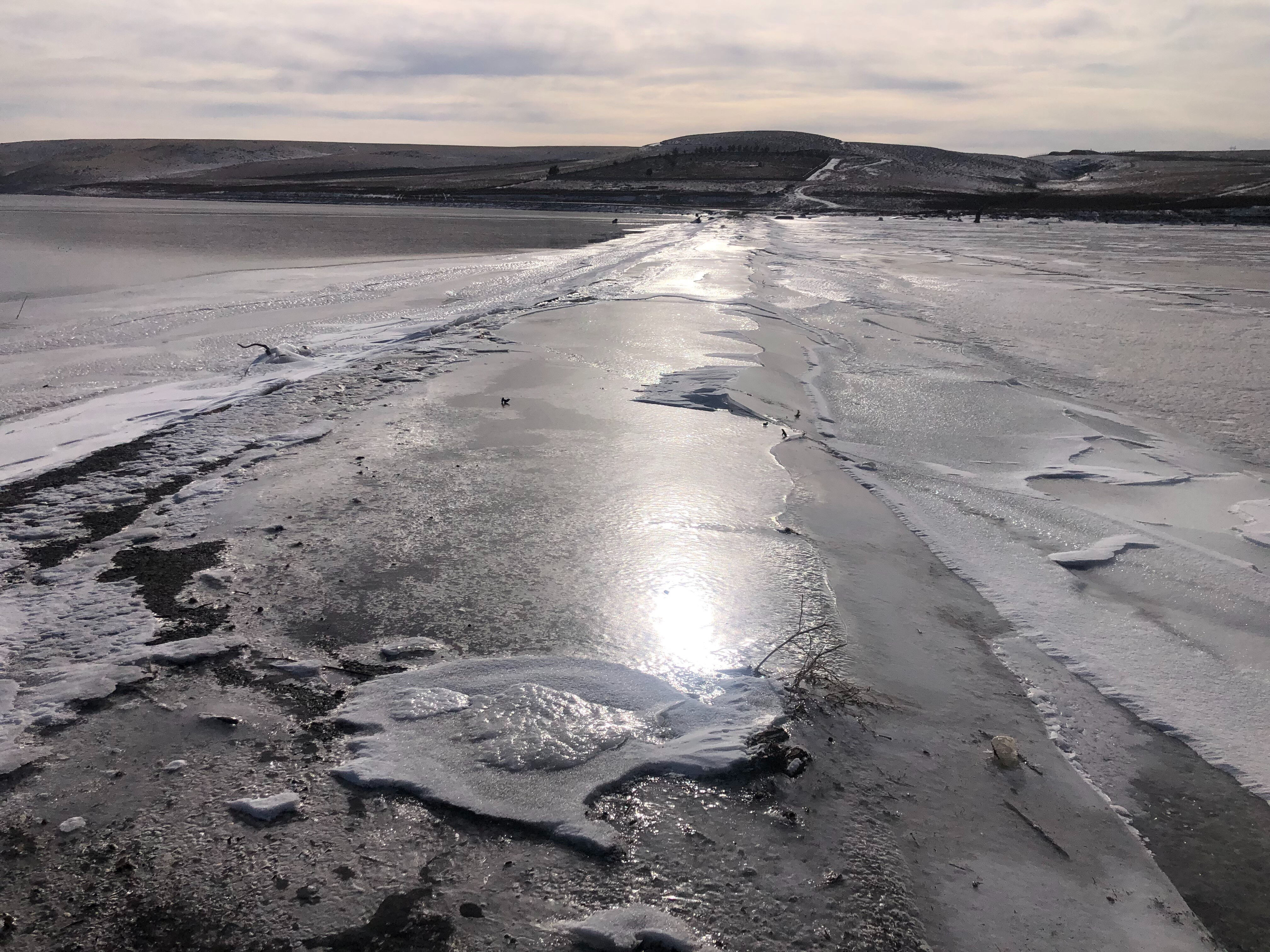 Burası Antarktika değil Türkiye! Hava sıcaklığı eksi 18 derece, baraj gölü buz tuttu - 2. Resim