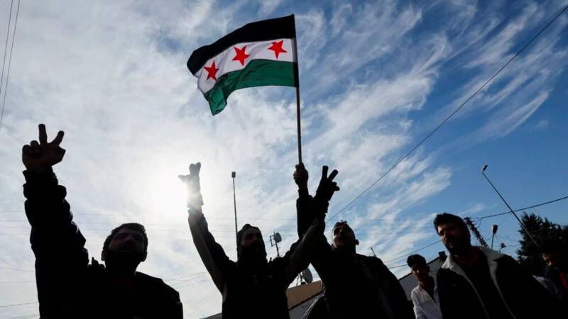 Colani Suriye'deki silahlı gruplara ne olacağını açıkladı! Suriye nasıl yönetilecek? Colani Suriye'deki silahlı gruplara ne olacağını açıkladı! Suriye nasıl yönetilecek? - 1. Resim