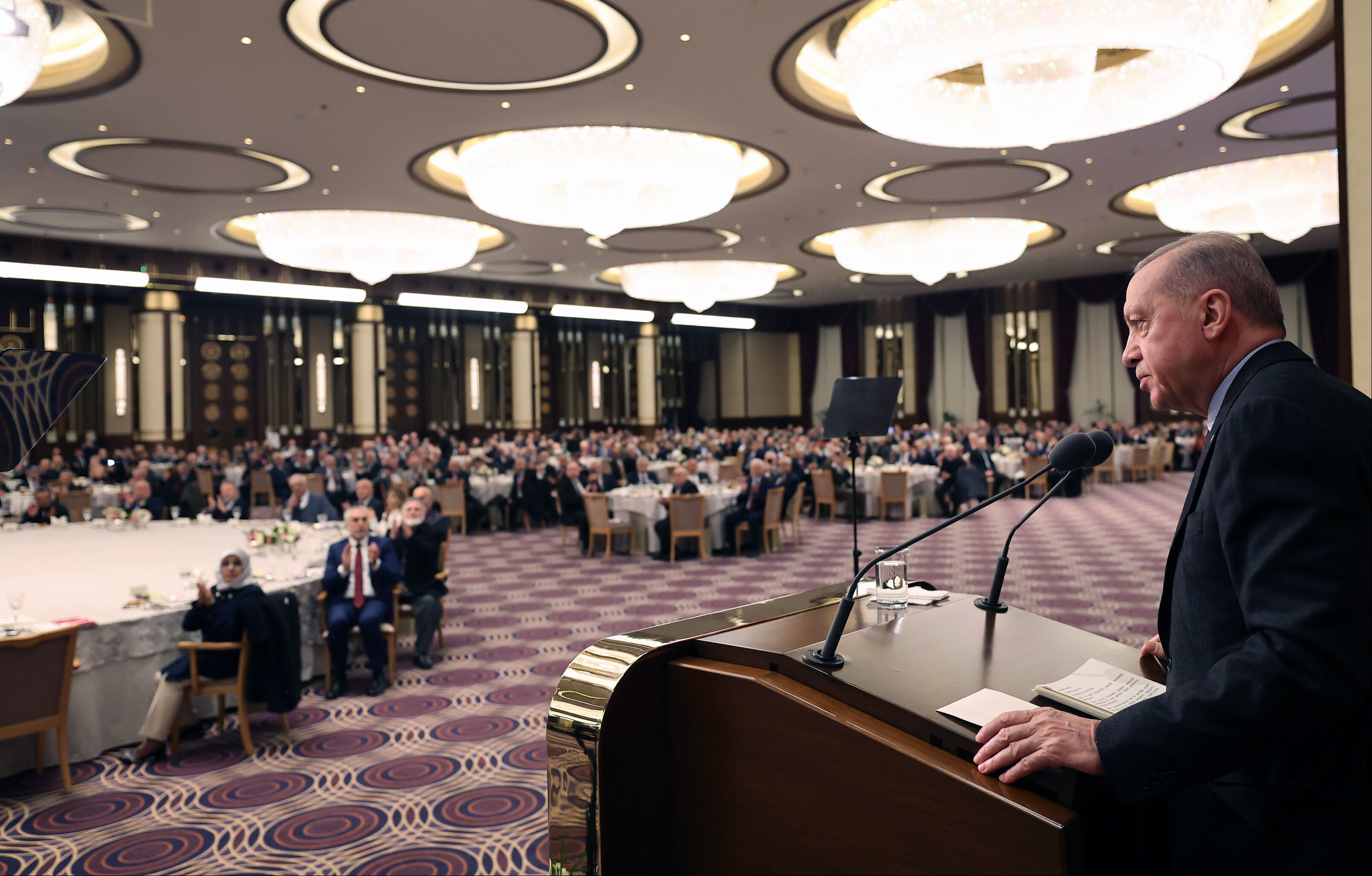 Erdoğan'dan emekli maaşı ve asgari ücret mesajı! Özgür Özel'e seslenerek muhalefeti topa tuttu - 5. Resim