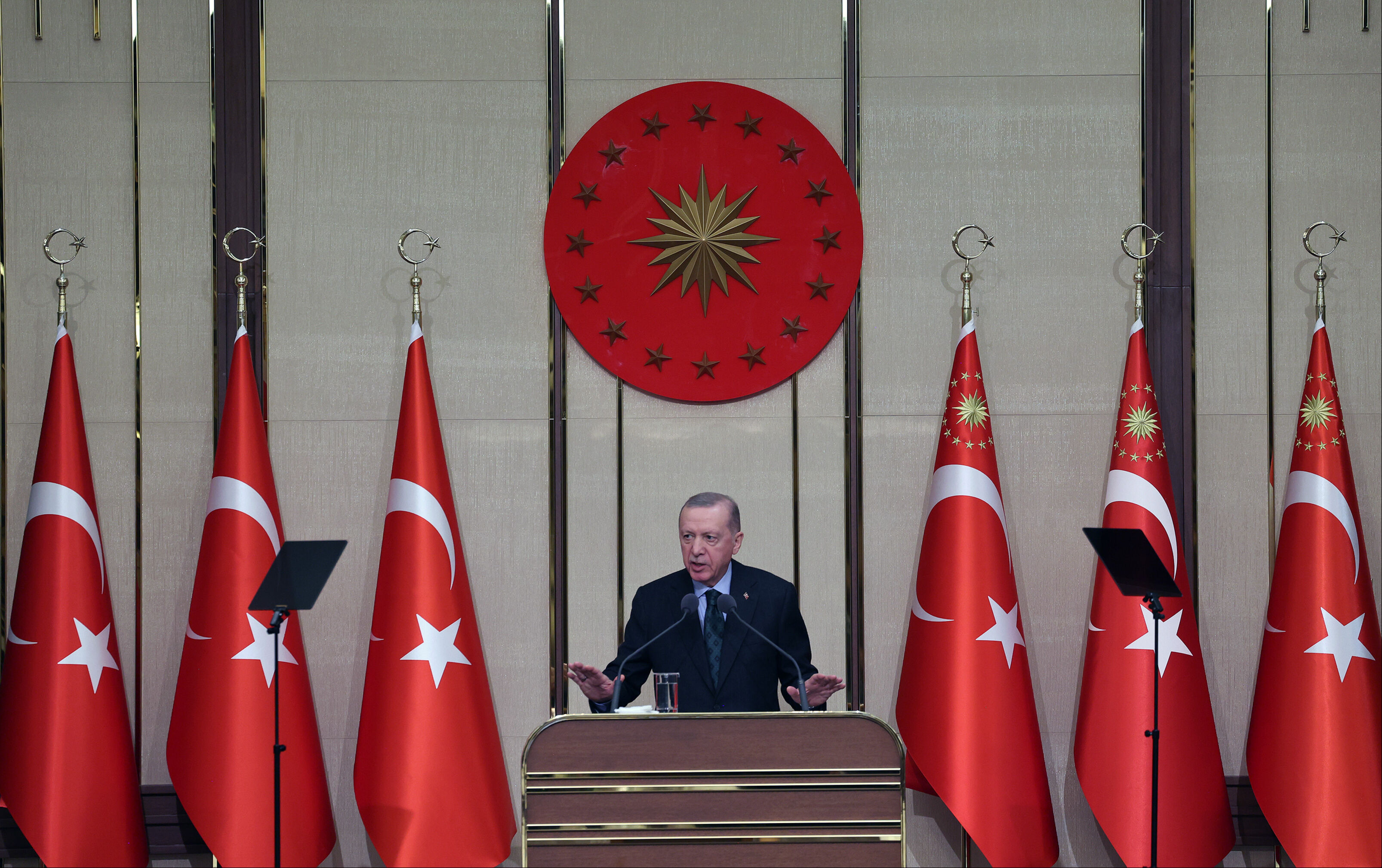 Erdoğan'dan emekli maaşı ve asgari ücret mesajı! Özgür Özel'e seslenerek muhalefeti topa tuttu - 6. Resim