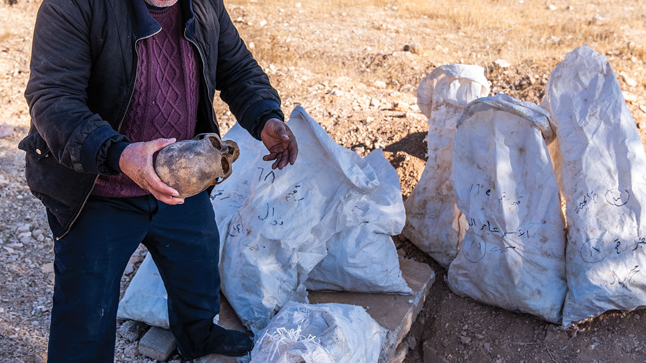 Esad rejimi devrildi, Şam'da toplu mezar bulundu! Vahşeti ortaya çıkaran görüntüler - 4. Resim