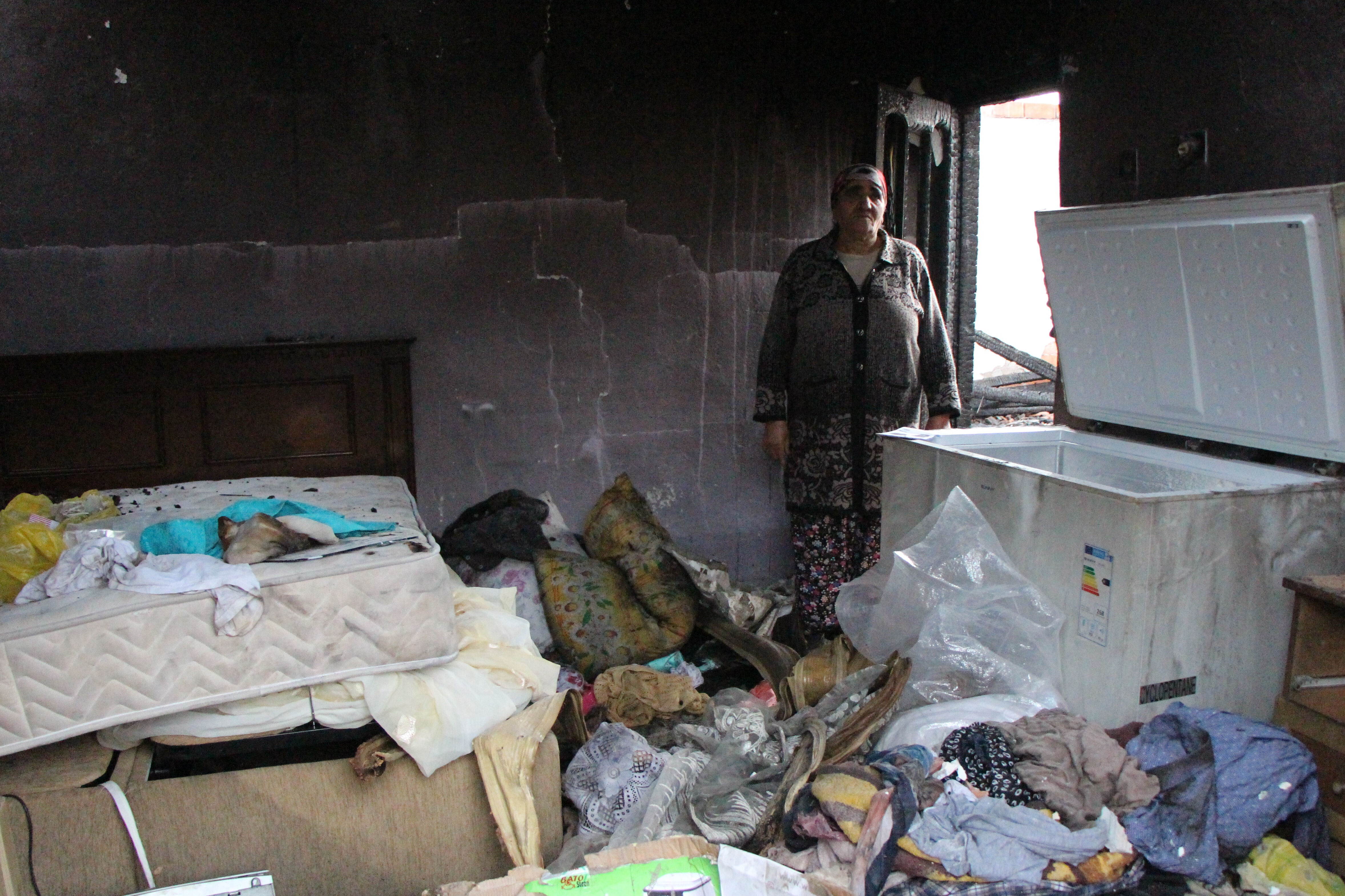 Karaca çiftinin hayatı 5 dakikada kabusa döndü: Sadece ceketim kaldı... - 2. Resim