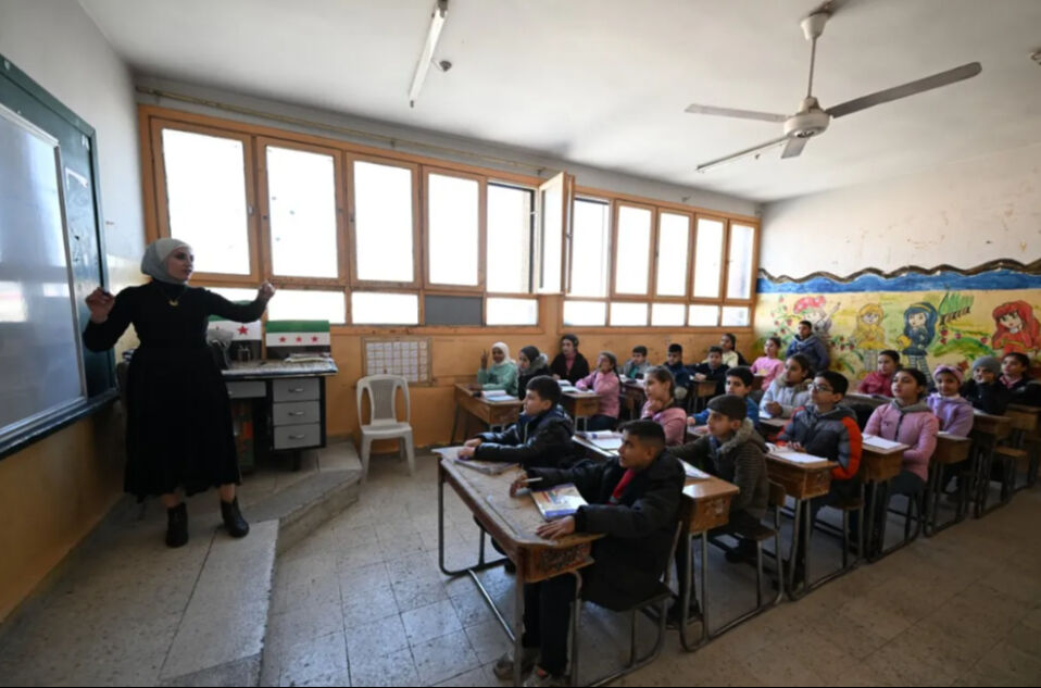 Suriye'de Esad rejiminin devrilmesinden bir hafta sonra okullar yeniden açıldı Suriye'de Esad rejiminin devrilmesinden bir hafta sonra okullar yeniden açıldı - 1. Resim