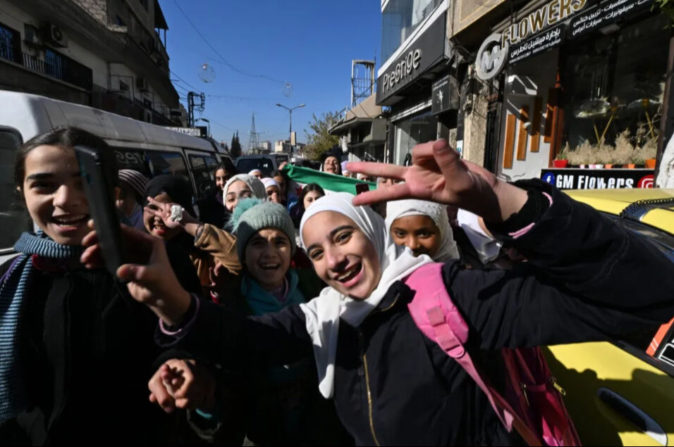 Suriye'de Esad rejiminin devrilmesinden bir hafta sonra okullar yeniden açıldı Suriye'de Esad rejiminin devrilmesinden bir hafta sonra okullar yeniden açıldı - 2. Resim