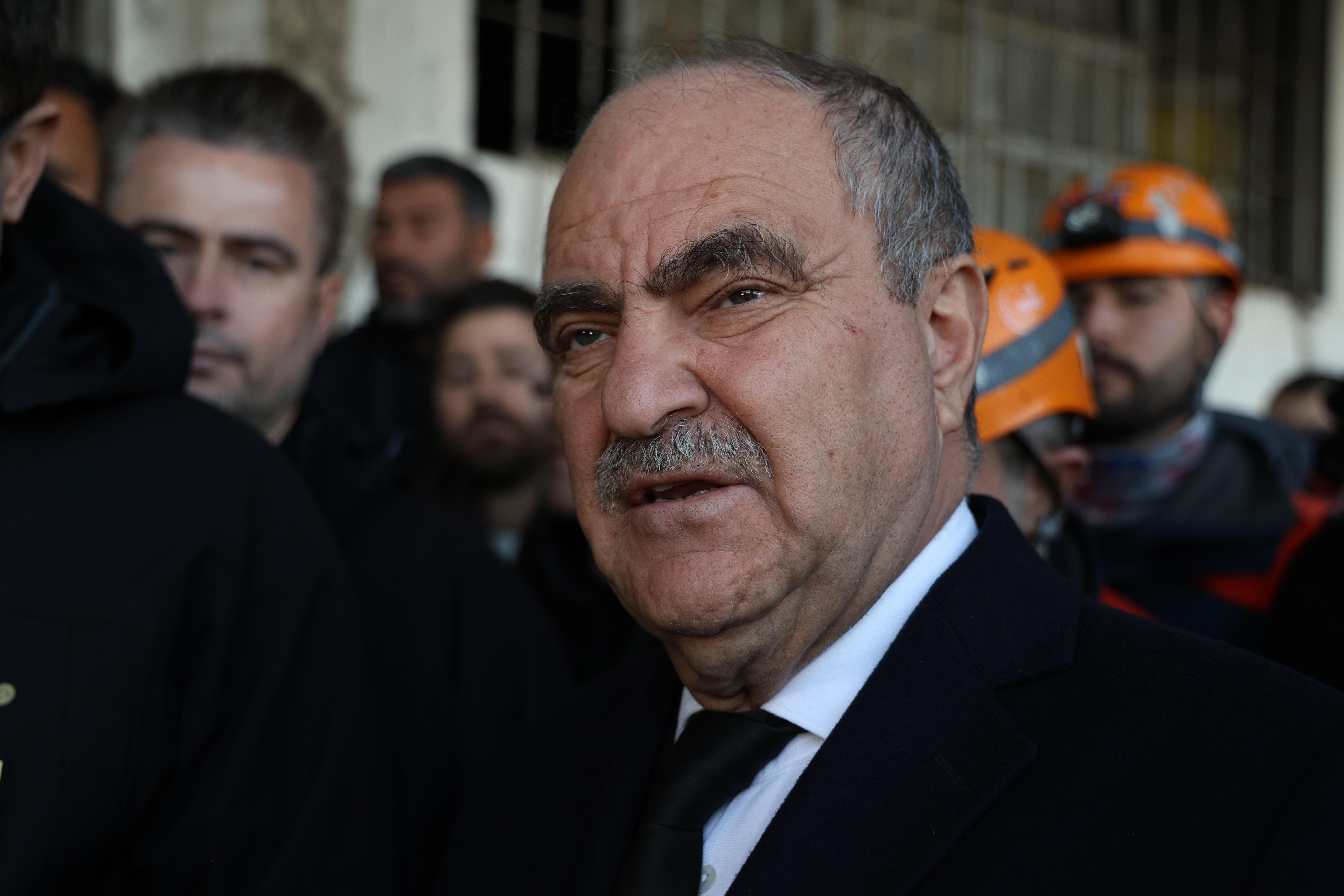 Türkiye'nin Şam Maslahatgüzarı Köroğlu HTŞ lideri eş-Şara ile görüşecek - 1. Resim