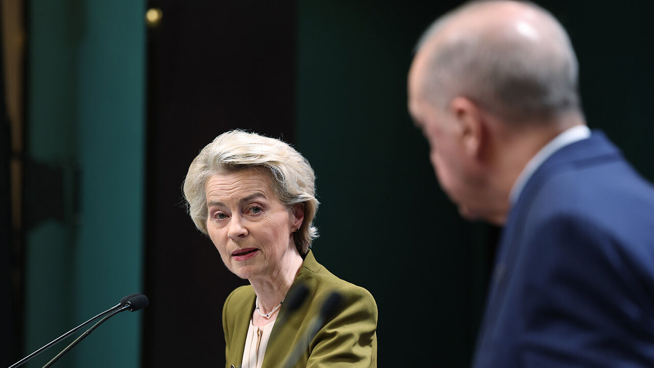 Cumhurbaşkanı Erdoğan, AB Komisyonu Başkanı Ursula von der Leyen'i kabul etti: Kilit ülke konumundayız - 1. Resim