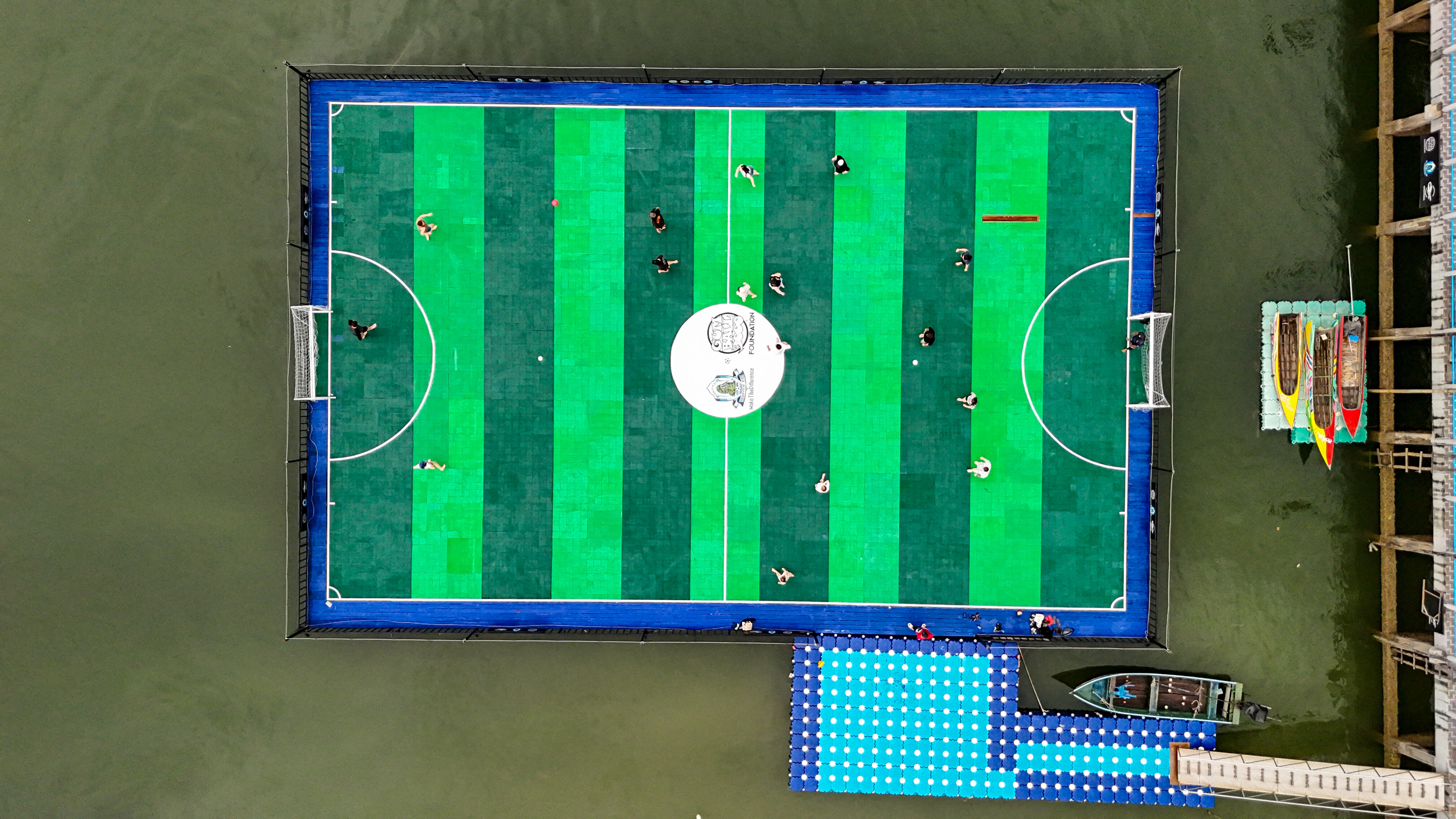 Ev, okul, market her şey suyun üzerinde! Yüzen köyü görenler gözlerine inanamıyor, burada herkes aynı işi yapıyor - 4. Resim