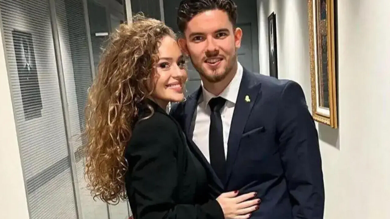 Ferdi Kadıoğlu'dan kız arkadaşına unutulmaz jest! Görünce ne yapacağını şaşırdı - 1. Resim