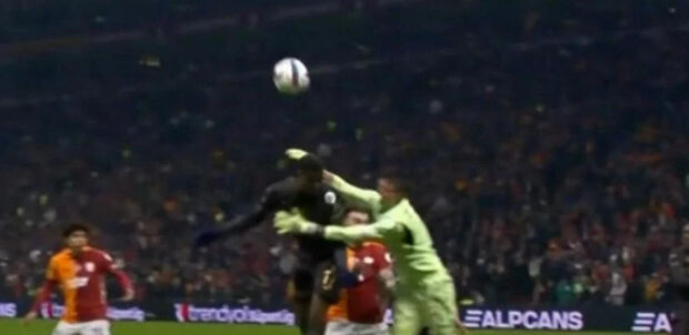 Galatasaray-Trabzonspor maçına damga vuran kararlar için son nokta! Top çizgiyi geçti mi? Kırmızı kart ve penaltı... - 6. Resim