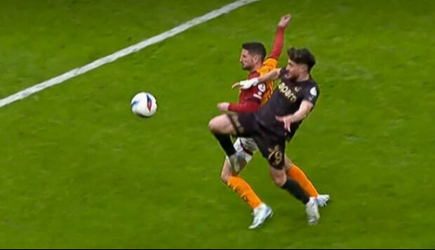 Galatasaray-Trabzonspor maçına damga vuran kararlar için son nokta! Top çizgiyi geçti mi? Kırmızı kart ve penaltı... - 5. Resim