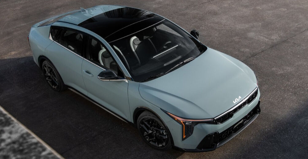 Kia'nın yeni sedan modeli K4 özellikleriyle mest etti! Sürücüyle konuşan otomobil - 3. Resim