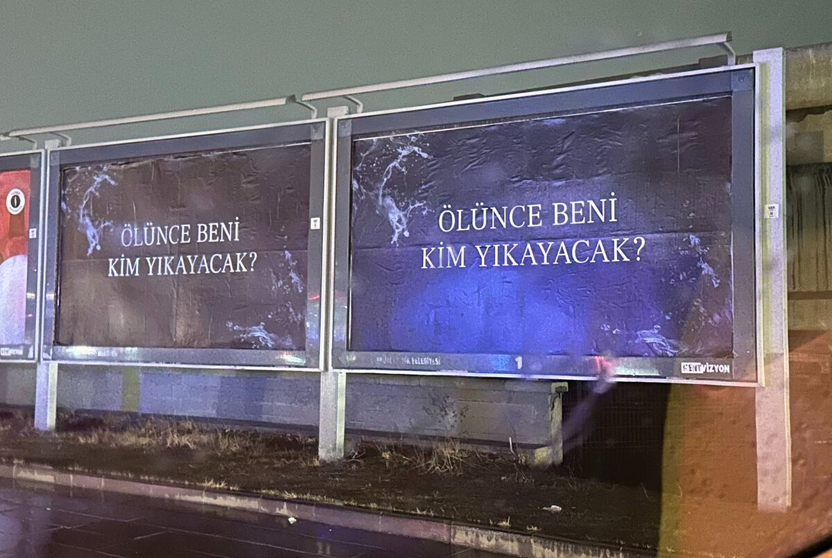 ''Ölünce beni kim yıkayacak'' neyin reklamı? Gizemli afişlerin neye ait olduğu ortaya çıktı! - 1. Resim