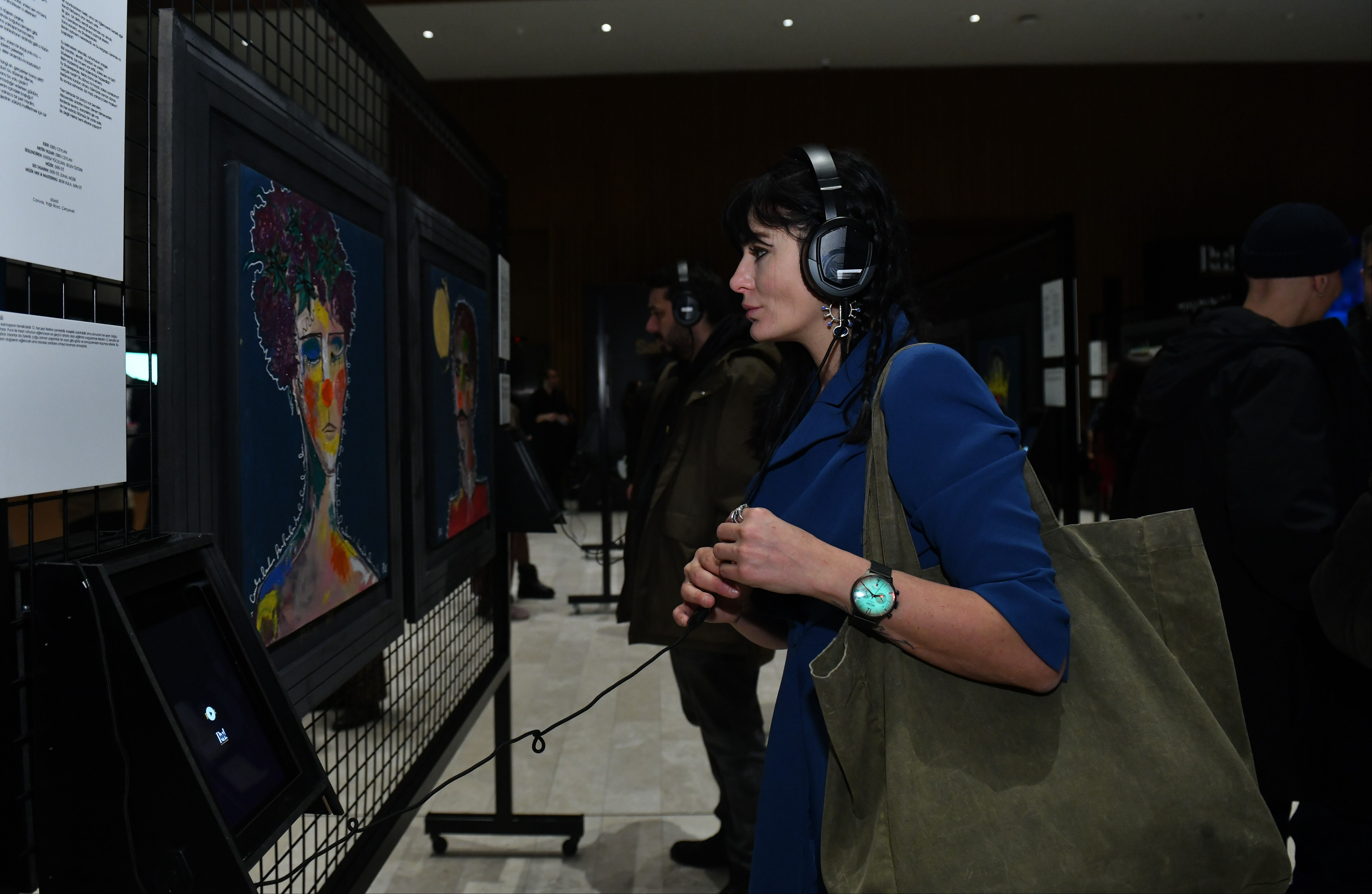 Sanatçı Ru Ceylan resimleri konuşturdu: Şairlerin mısralarını fırçayla anlatmak istedim Sanatçı Ru Ceylan resimleri konuşturdu: Şairlerin mısralarını fırçayla anlatmak istedim - 1. Resim