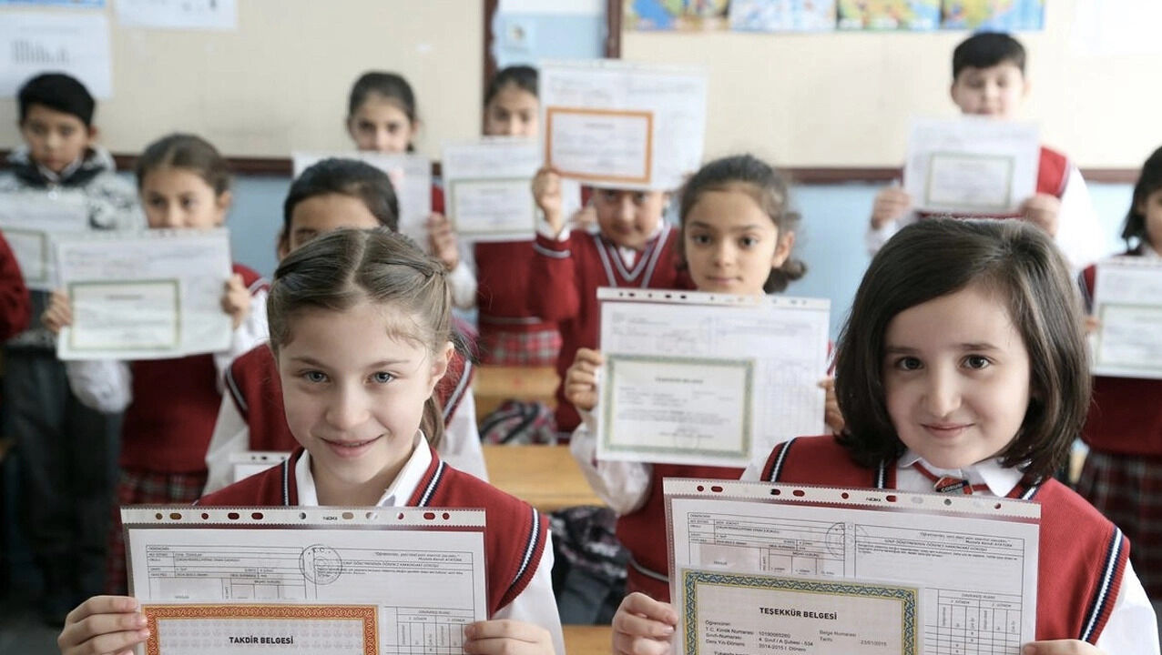 Takdir belgesine Türkçede 70 kriteri Takdir belgesine Türkçede 70 kriteri - 1. Resim