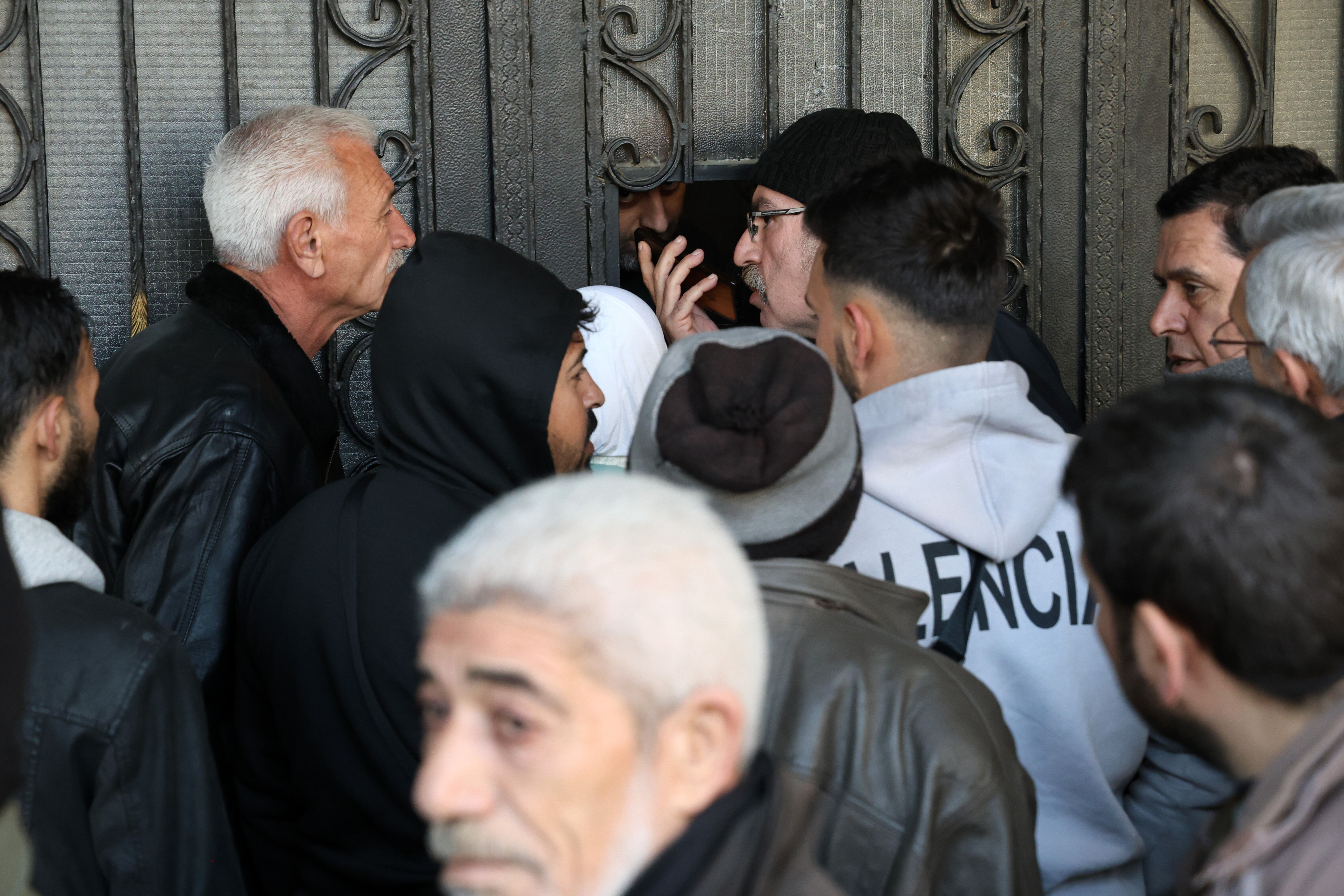 Bankalar kilit vurdu, Suriyeliler beş parasız kaldı - 4. Resim