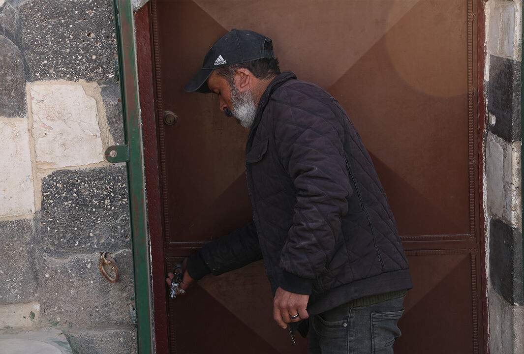 Bilal-i Habeşi türbesinin zincirleri kırıldı! Şam'daki kabri ziyaretçilerini bekliyor Bilal-i Habeşi türbesinin zincirleri kırıldı! Şam'daki kabri ziyaretçilerini bekliyor - 1. Resim