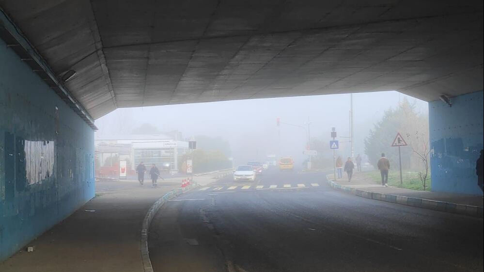 Görüntüler İstanbul'un yanı başından geldi! Hava sıcaklığı 5 dereceye düştü, göz gözü görmüyor - 1. Resim