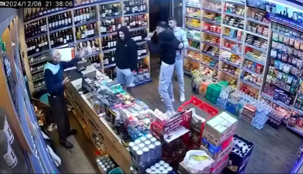 Sahte içki kavgası! Sevgilisine sahte içki satan büfeyi bastı dayak yedi - 2. Resim