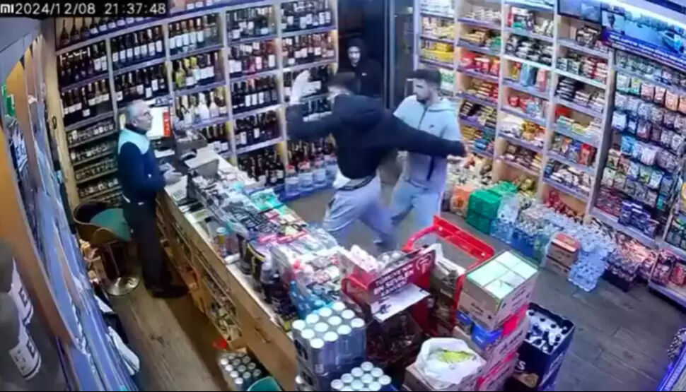 Sahte içki kavgası! Sevgilisine sahte içki satan büfeyi bastı dayak yedi - 1. Resim