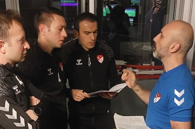 VAR odası sıkı takip altında! MHK süreci yerinde izledi - 1. Resim