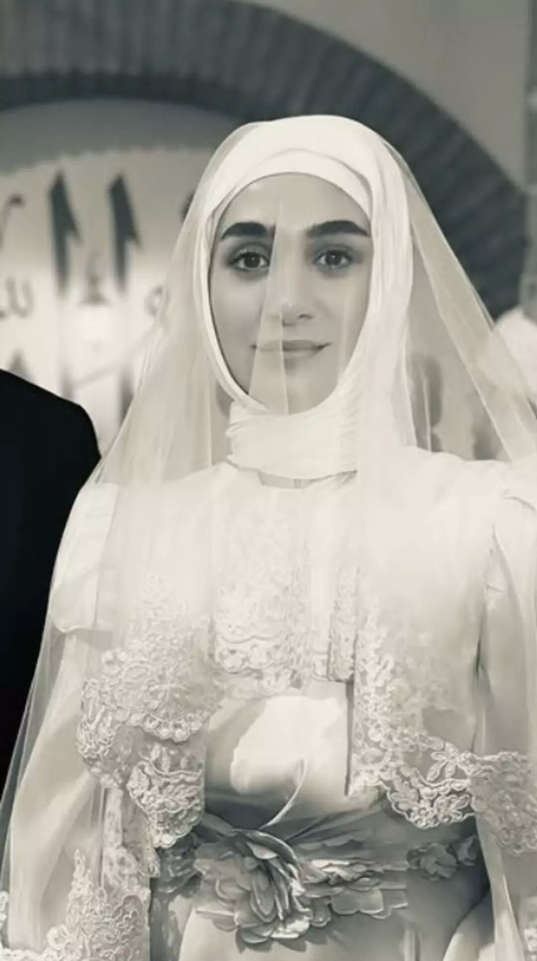 Değişimiyle şaşırttı! Tesettürlü fotoğraflarını paylaştı! Sitare Akbaş'a yorum yağdı - 1. Resim