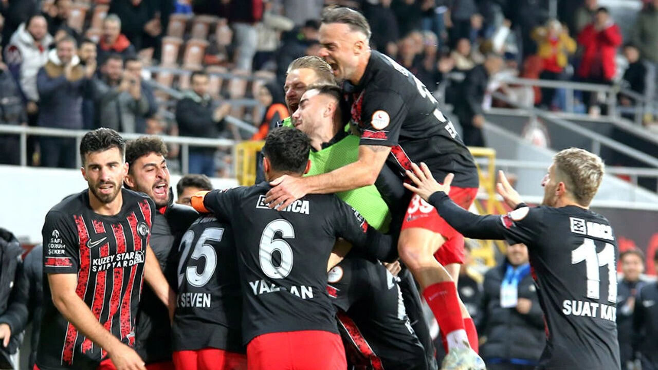 Erzincanspor-Çorum FK maçı nereden izlenir, hangi kanalda, saat kaçta? Maçı Furkan Aksuoğlu yönetecek! Erzincanspor-Çorum FK maçı nereden izlenir, hangi kanalda, saat kaçta? Maçı Furkan Aksuoğlu yönetecek! - 2. Resim