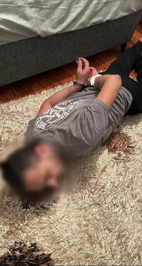 Esenyurt'ta zehir tacirlerine operasyon! Onlarca gözaltı var Esenyurt'ta zehir tacirlerine operasyon! Onlarca gözaltı var - 1. Resim