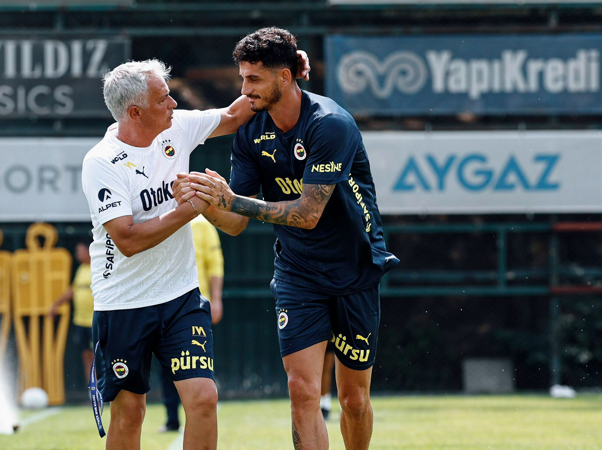 Fenerbahçe'den ayrılacak ilk isim Samet Akaydin olacak! 