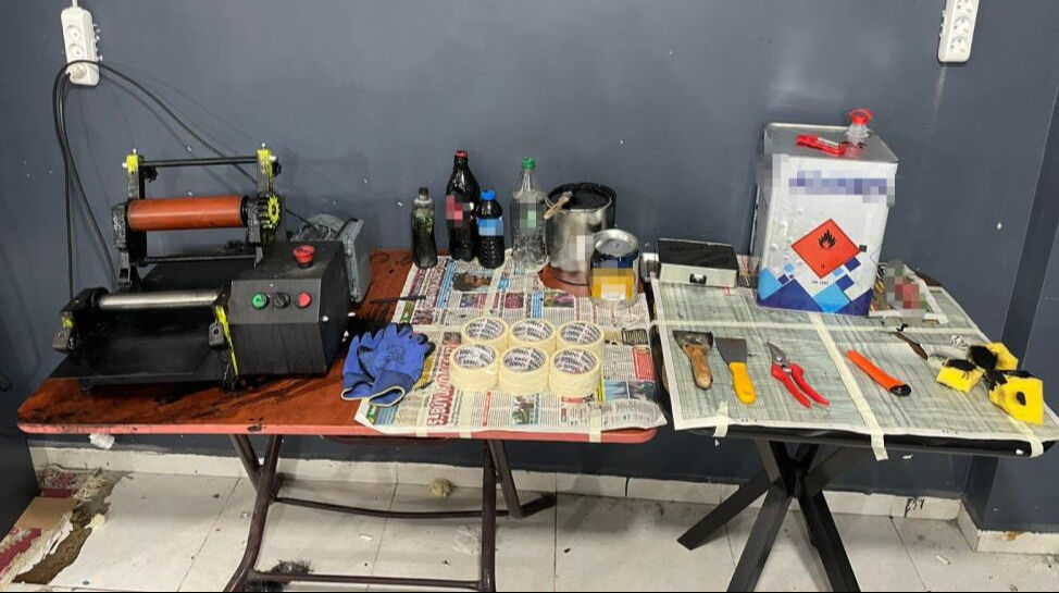 İstanbul'da sahte plaka operasyonu! Çetelere plaka yapıyorlardı - 1. Resim