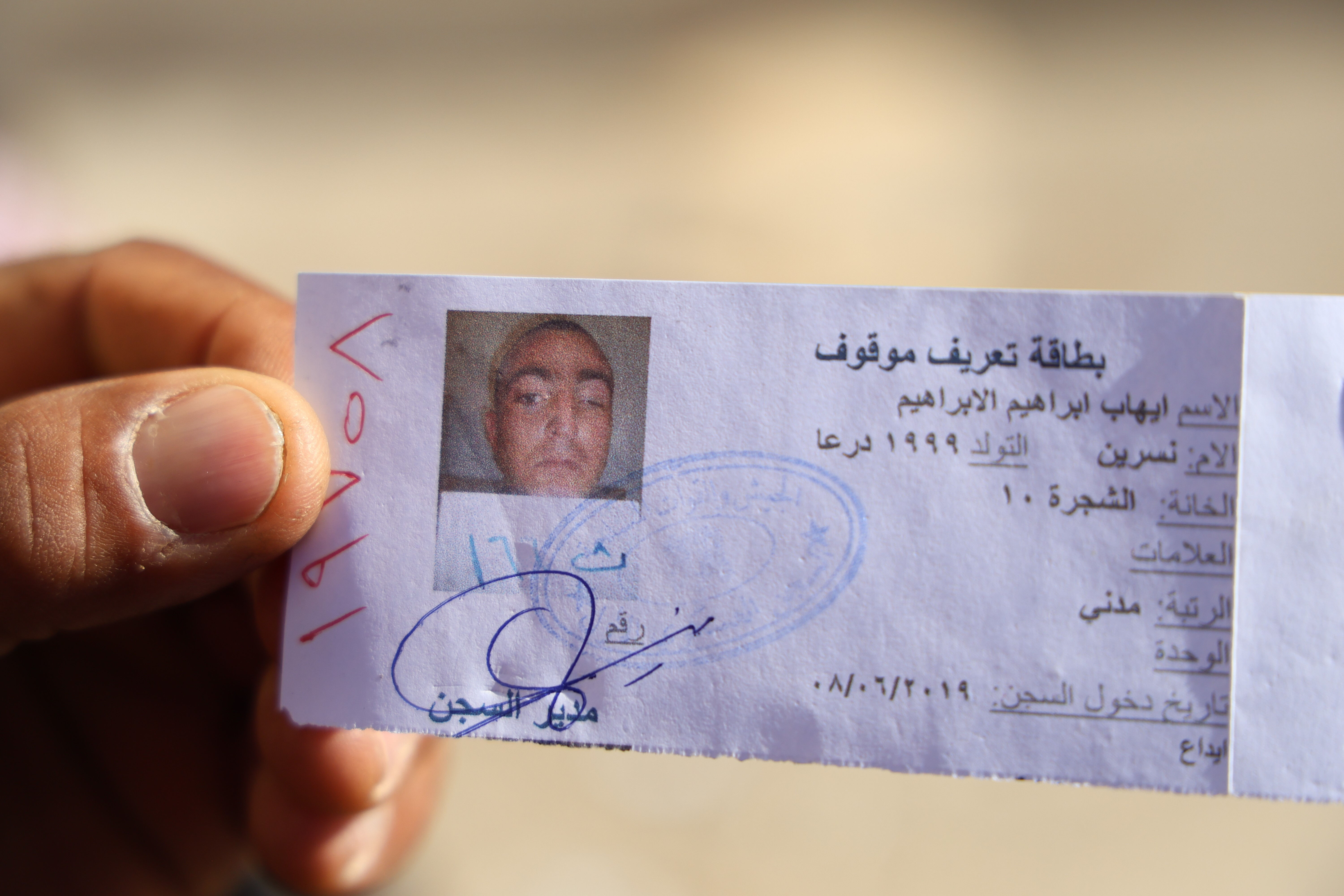 Sednaya'dan saçılanlar umutları oldu! Her yerde yakınlarını arıyorlar Sednaya'dan saçılanlar umutları oldu! Her yerde yakınlarını arıyorlar - 1. Resim