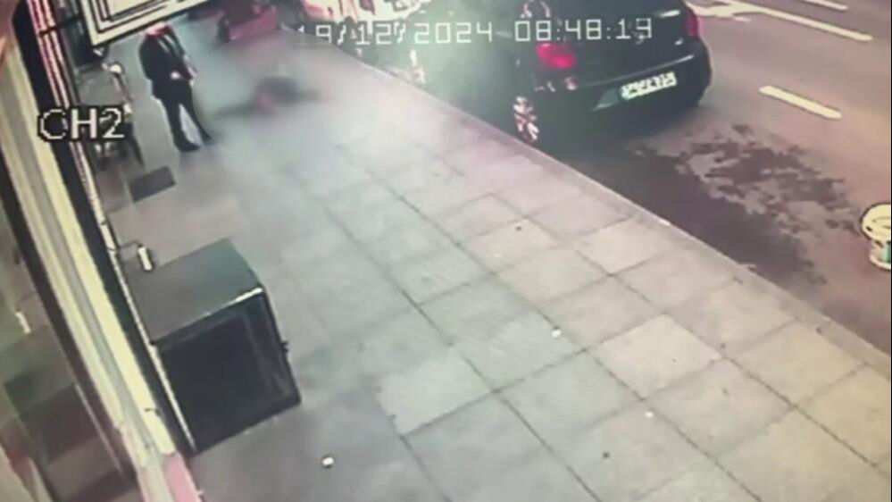 Türkiye Ataşehir'deki infazı konuşmuştu! Apartman yöneticisinin öldürüldüğü olayın görüntüleri ortaya çıktı - 1. Resim