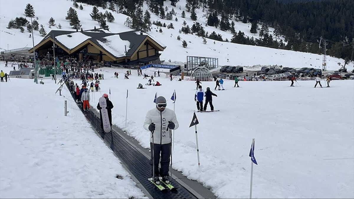 Bolu'da kar var mı? Bolu Kartalkaya Kayak Merkezi kar kalınlığı 70 santimetreyi geçti! Bolu'da kar var mı? Bolu Kartalkaya Kayak Merkezi kar kalınlığı 70 santimetreyi geçti! - 4. Resim
