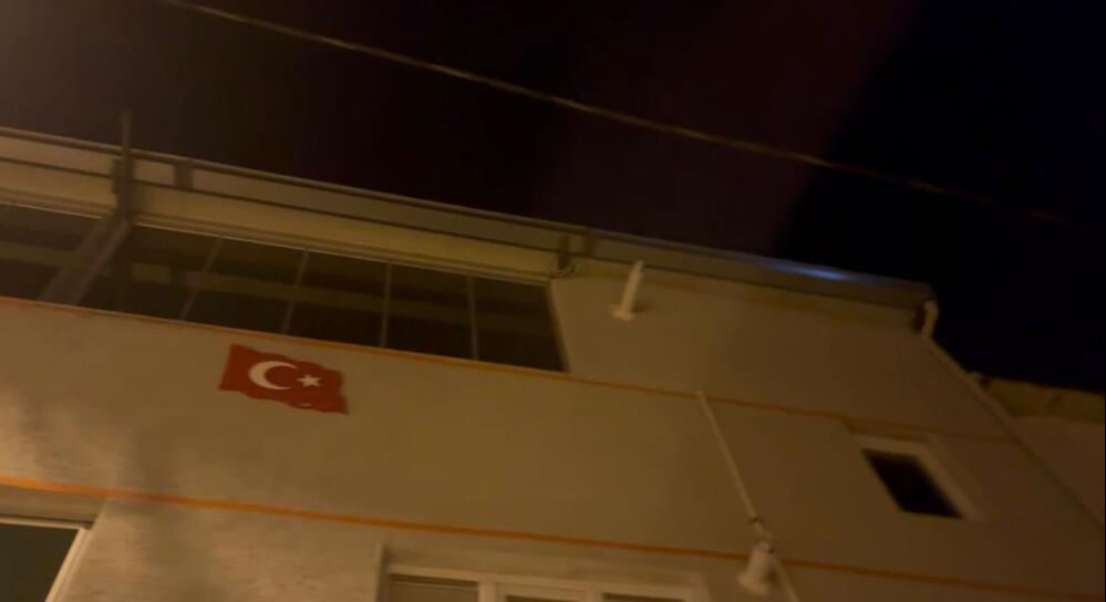 Bursa'da katil zanlısı ile polisler arasında kovalamaca! Çatıdan çatıya atladılar - 5. Resim