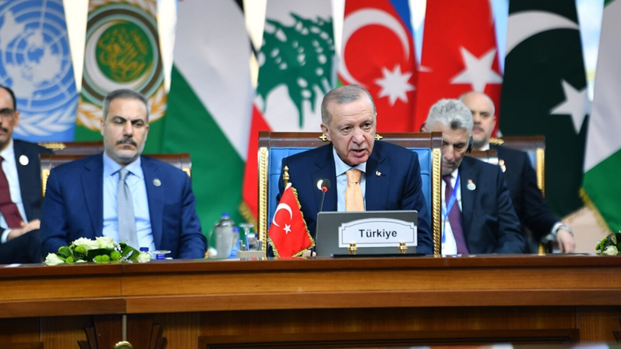 Cumhurbaşkanı Erdoğan Suriye'deki yeni düzenin şifrelerini verdi: Başları en kısa sürede ezilecek Cumhurbaşkanı Erdoğan Suriye'deki yeni düzenin şifrelerini verdi: Başları en kısa sürede ezilecek - 3. Resim