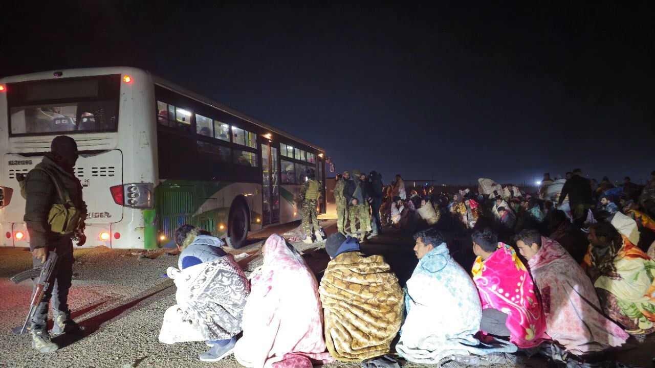 Esad'ın kaçan birliği Suriye'de! 1905 asker otobüslerle iade edildi - 2. Resim