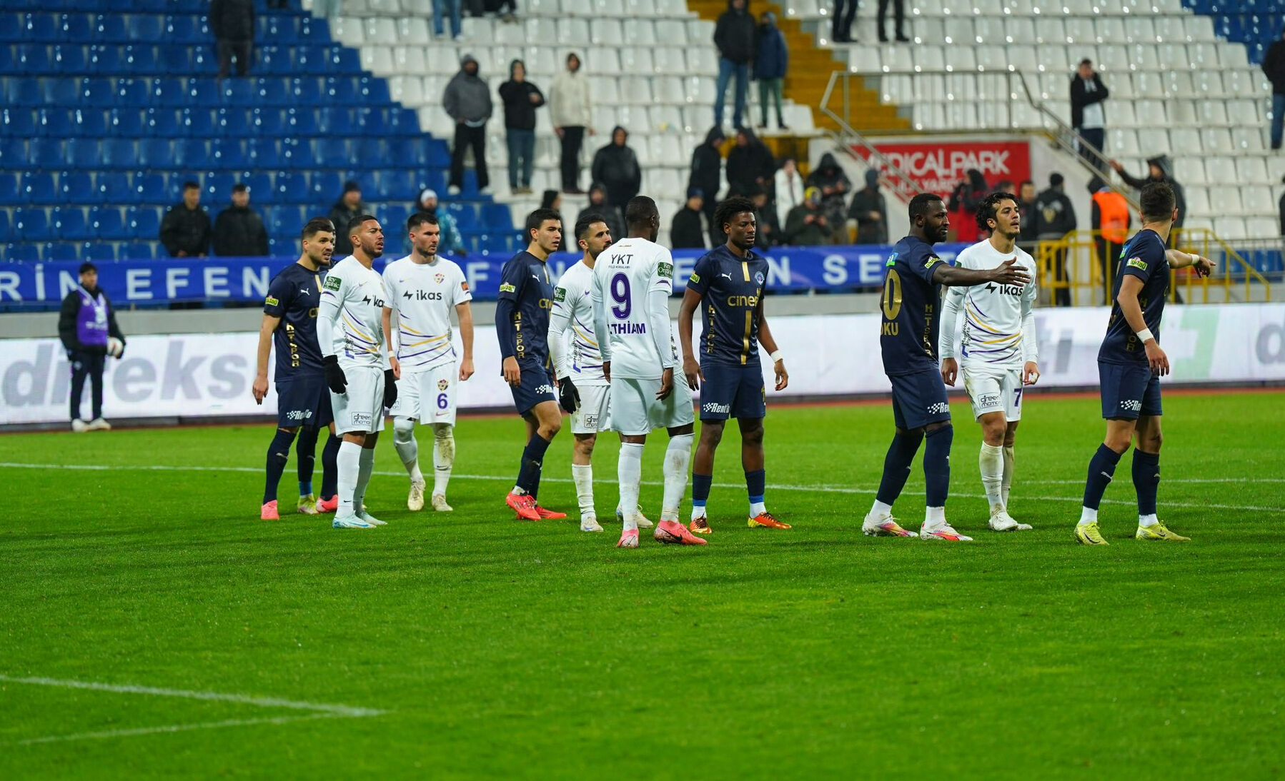 Şampiyonluk yolunda kritik viraj! Fenerbahçe, Eyüspor deplasmanında! Jose Mourinho'nun 11'i nasıl olacak? Şampiyonluk yolunda kritik viraj! Fenerbahçe, Eyüspor deplasmanında! Jose Mourinho'nun 11'i nasıl olacak? - 2. Resim