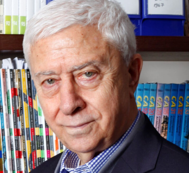 Ünlü mimar Turgut Toydemir'i öldüren polisin ilk ifadesi: Ambulansa yol vermedi, makas attı Ünlü mimar Turgut Toydemir'i öldüren polisin ilk ifadesi: Ambulansa yol vermedi, makas attı - 1. Resim