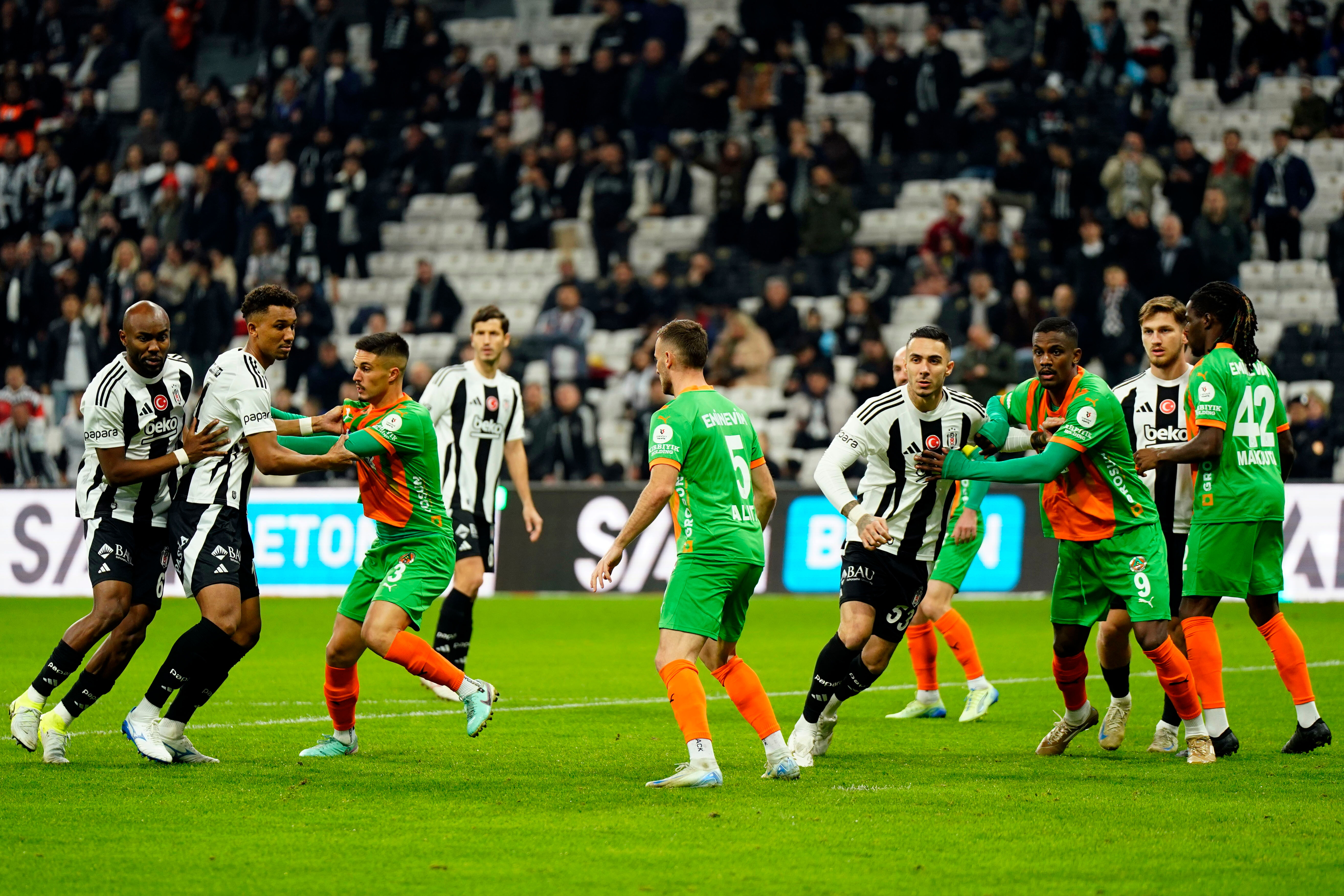 Beşiktaş kendi evinde puan bıraktı! Kartal evinde ağır yaralı Beşiktaş - Alanyaspor | Canlı Anlatım - 1. Resim