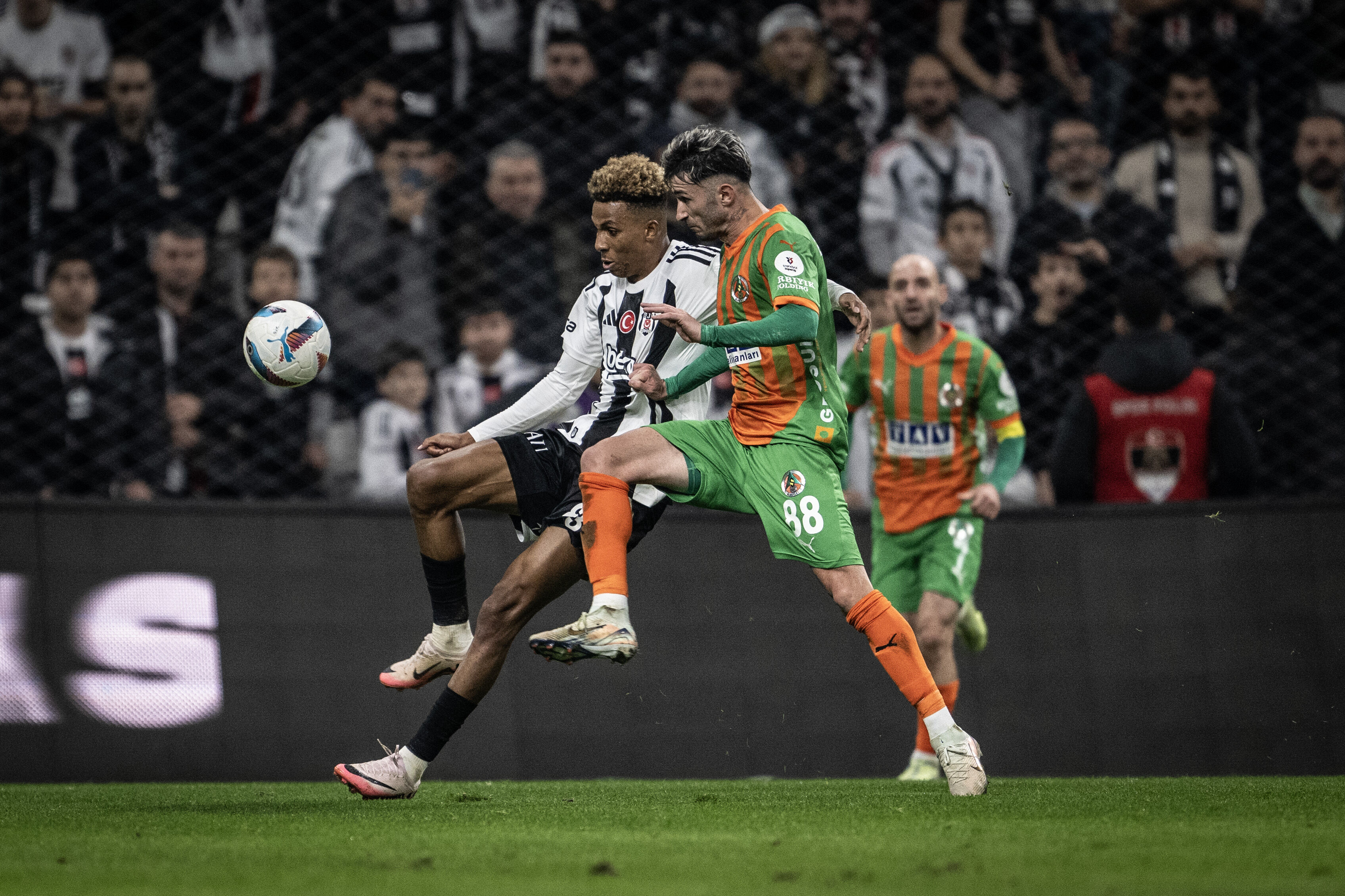 Beşiktaş kendi evinde puan bıraktı! Kartal evinde ağır yaralı Beşiktaş - Alanyaspor | Canlı Anlatım - 1. Resim