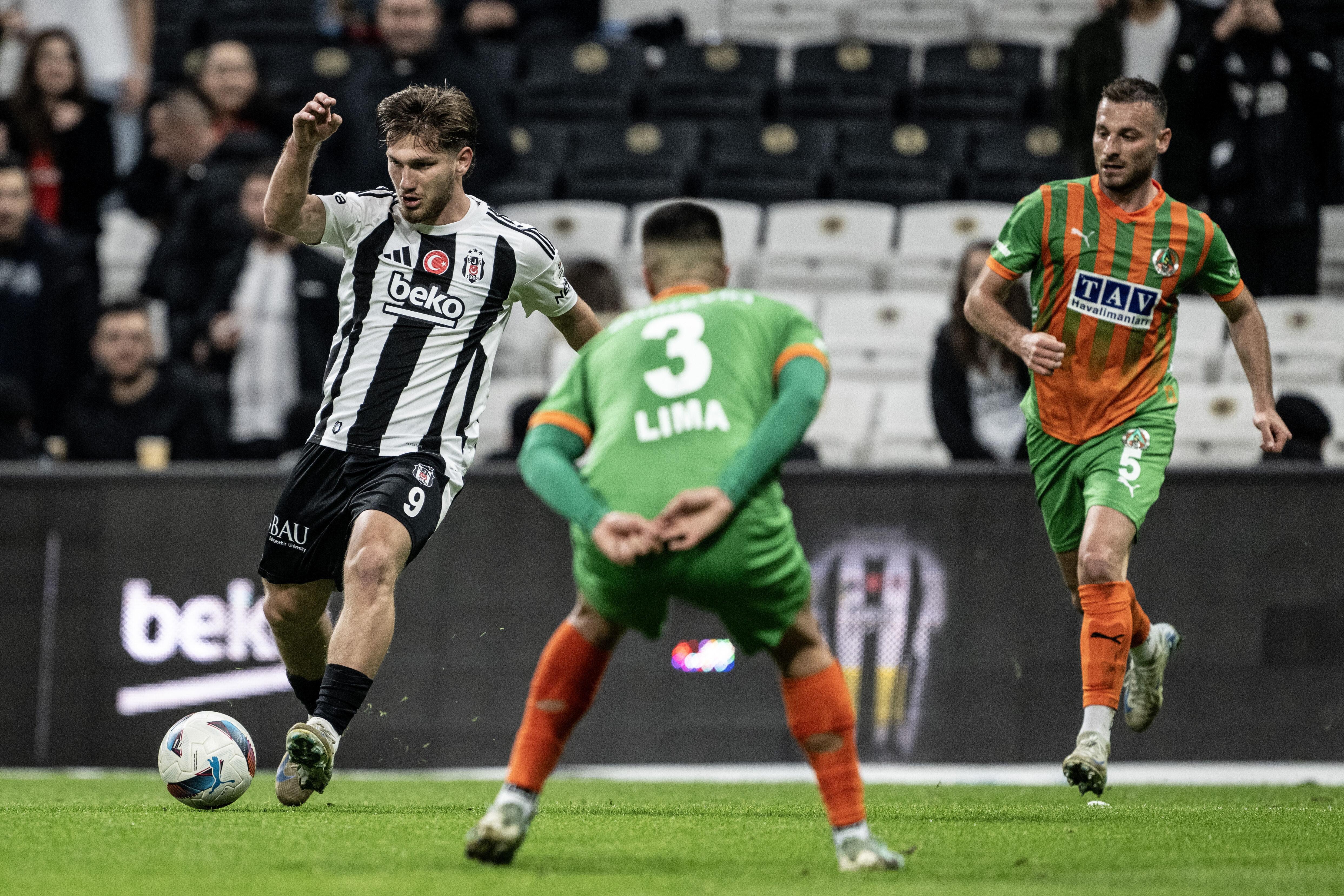 Beşiktaş kendi evinde puan bıraktı! Kartal evinde ağır yaralı Beşiktaş - Alanyaspor | Canlı Anlatım - 3. Resim
